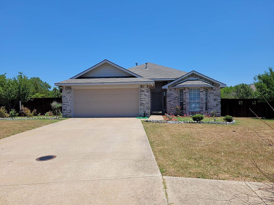 1st image of 700 Daisy Ct