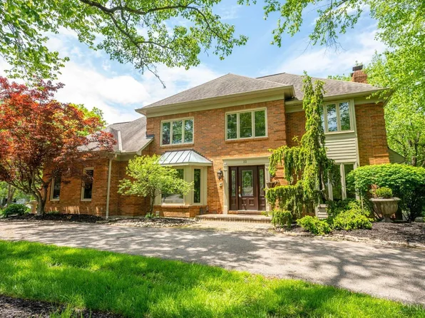 22 Heritage Ct, Cincinnati, OH 45241