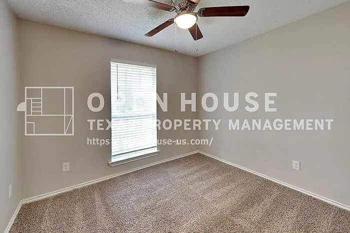 1601 Barclay Dr — Photo 12