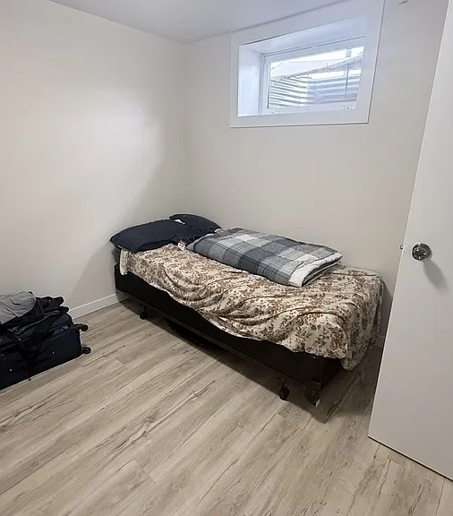 642 Fisher Cres — Photo 7