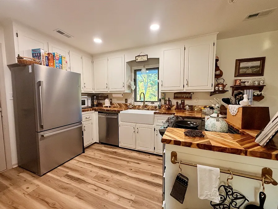 3 bed, 1533 sqft, $2,050 — Photo 2