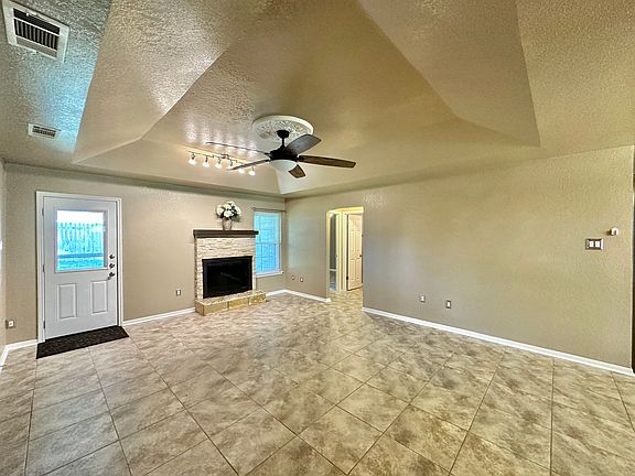 2nd image of 2403 Henry Dr