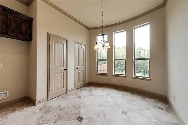 1551 Trowbridge Cir — Photo 5