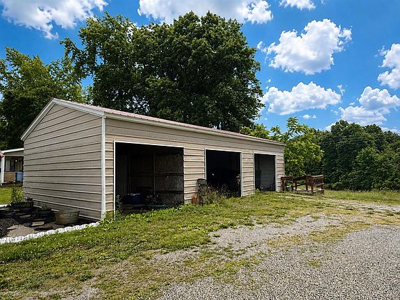 3rd image of 1760 Marshall Ridge Rd
