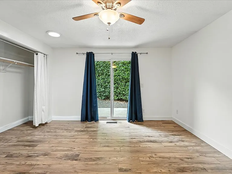 2448 Margery St — Photo 11