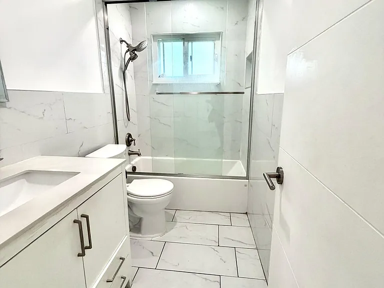 4665 SW 33rd Ave — Photo 10