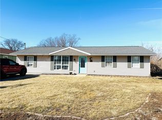 814 E McNeil Ave, Hoopeston, IL 60942