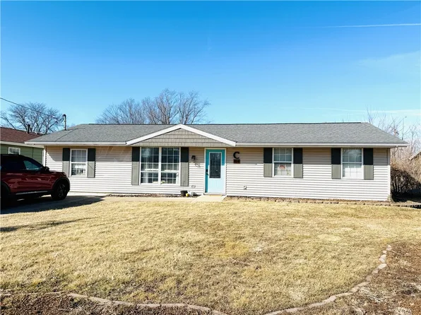814 E McNeil Ave, Hoopeston, IL 60942