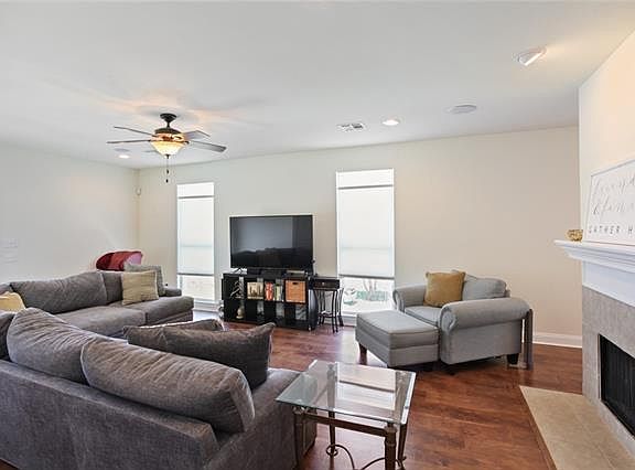 3rd image of 5722 Pasteur Blvd