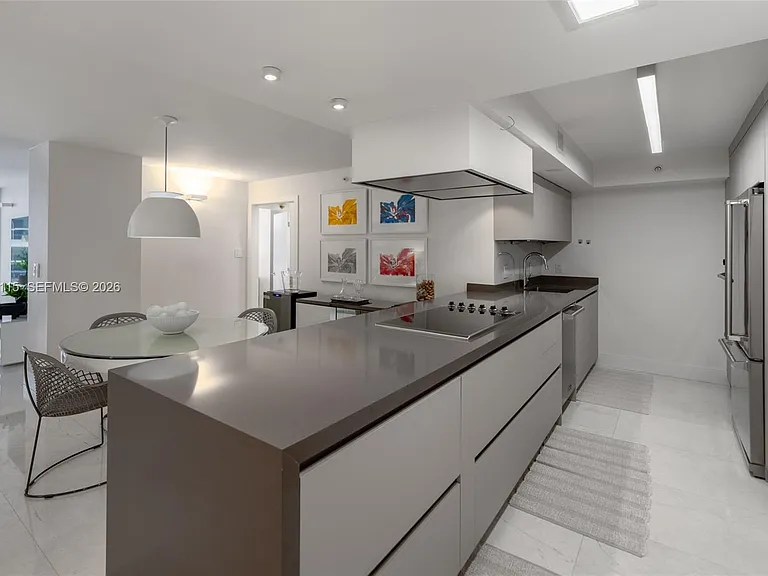 5757 Collins Ave #2207 — Photo 14