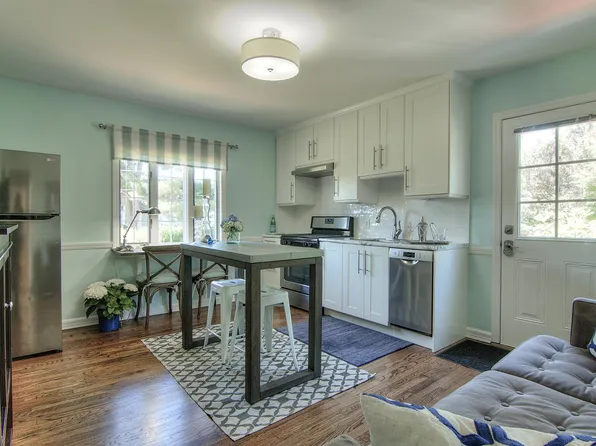 (undisclosed Address), Huntington, NY 11743