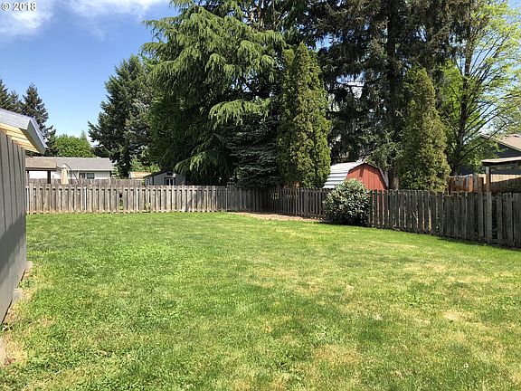 5th image of 14905 SE Meadow Park Dr