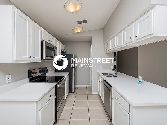 5th image of 828 Trina Ln