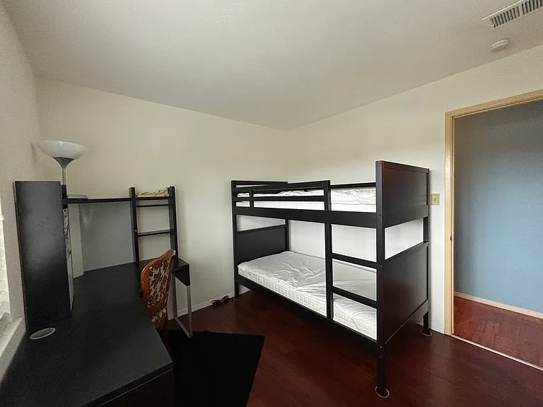 1700 Mahogany Way — Photo 18