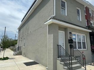 700 N 42nd St, Philadelphia, PA 19104