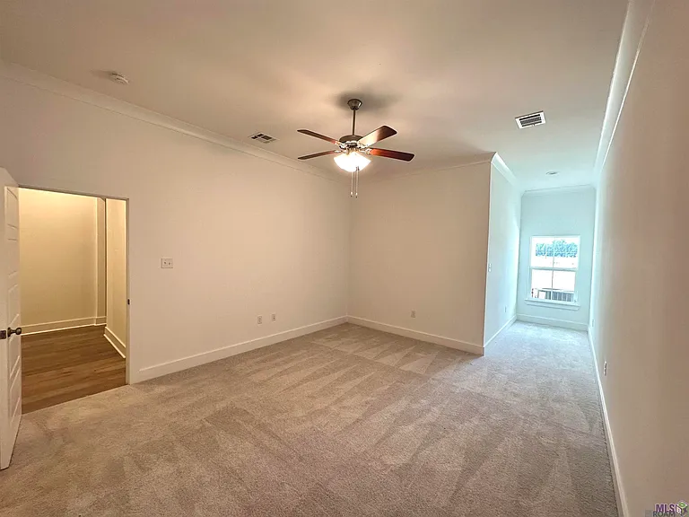 10144 The Grove Ave — Photo 5
