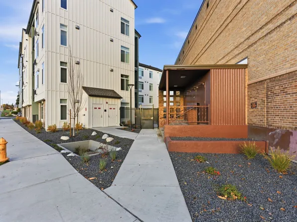 District Lofts at Garland