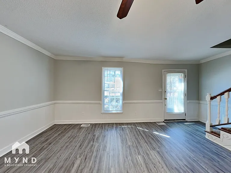 6125 Krandon Dr — Photo 10