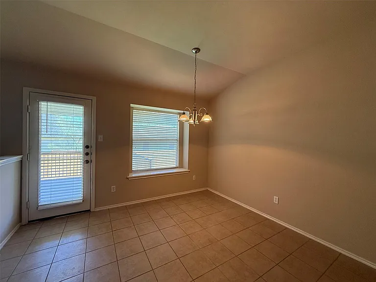 2520 Butler Way — Photo 6