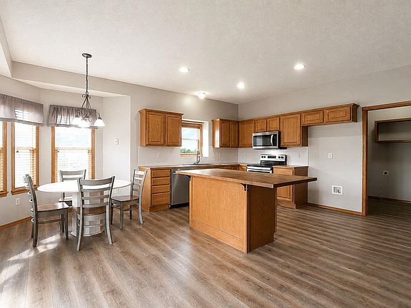 4th image of 2536 E Saint Andrew Ct