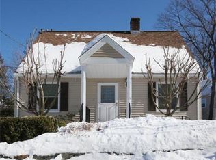 11 Houlton St, Bedford, MA 01730