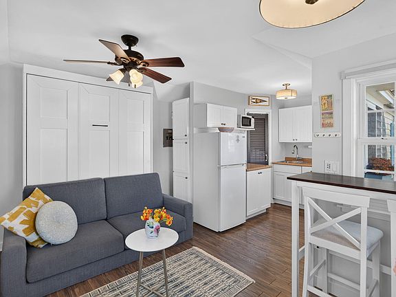3rd image of 642 Shore Road Unit 3