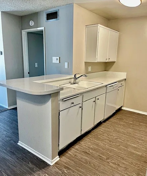 Taylor Garden Apartments — Photo 4