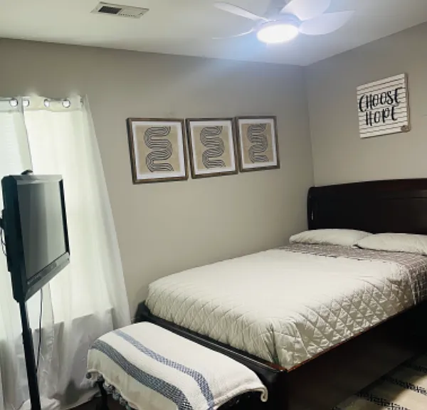 3555 Burkland Dr #VINTAGE STYLE ROOM F — Photo 2