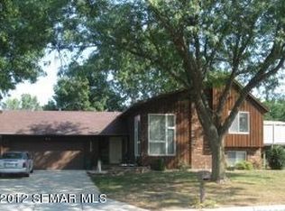 1318 Martin Rd, Albert Lea, MN 56007