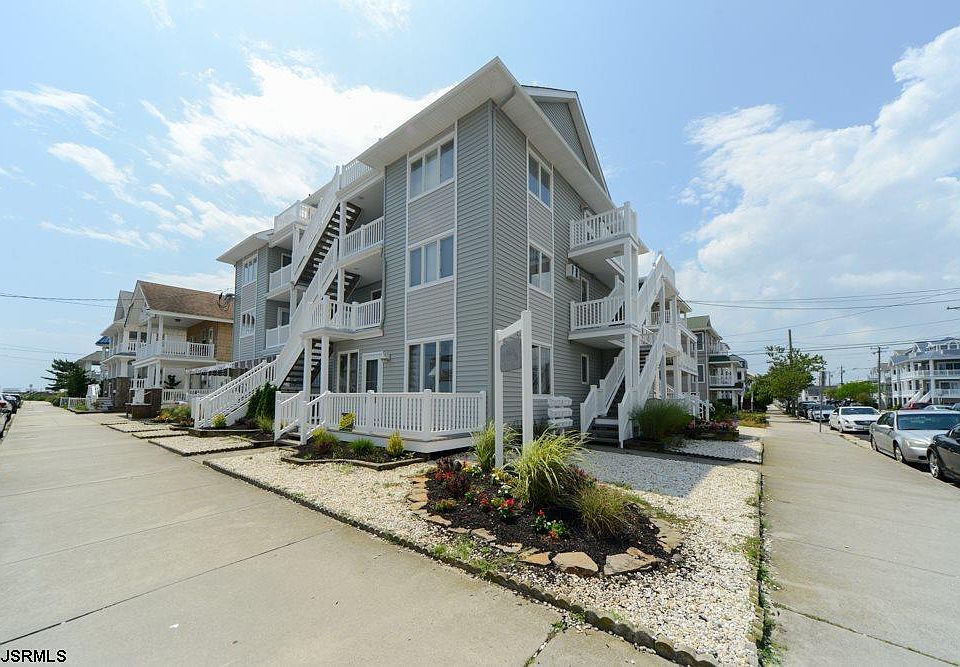 1st image of 900 Park Pl APT 8