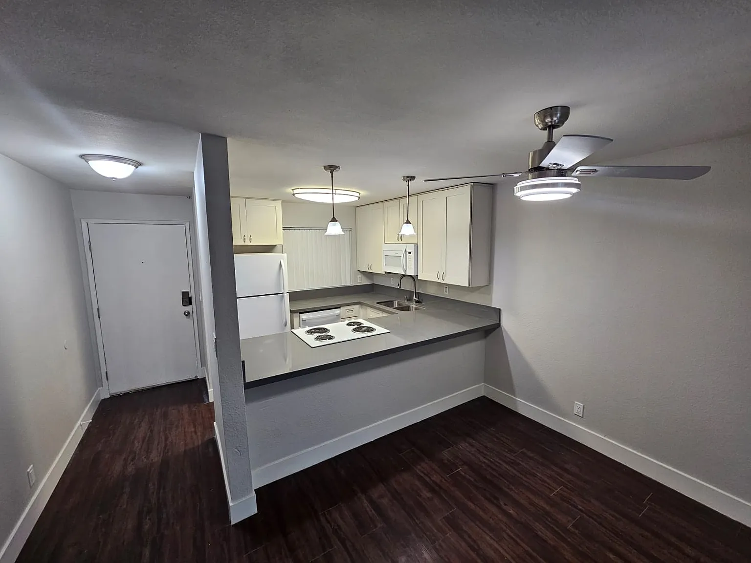 2 bed, $2,595 — Photo 3