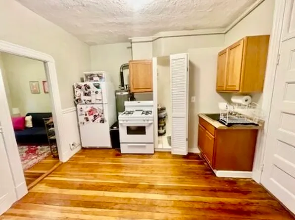 14 Unity St APT 4R, Boston, MA 02113