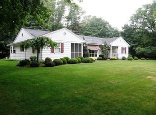 1 Fox Hill Ln, Short Hills, NJ 07078