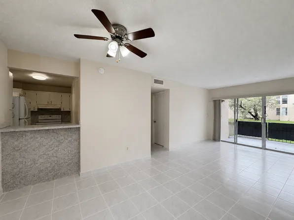 8895 Fontainebleau Blvd APT 101, Miami, FL 33172