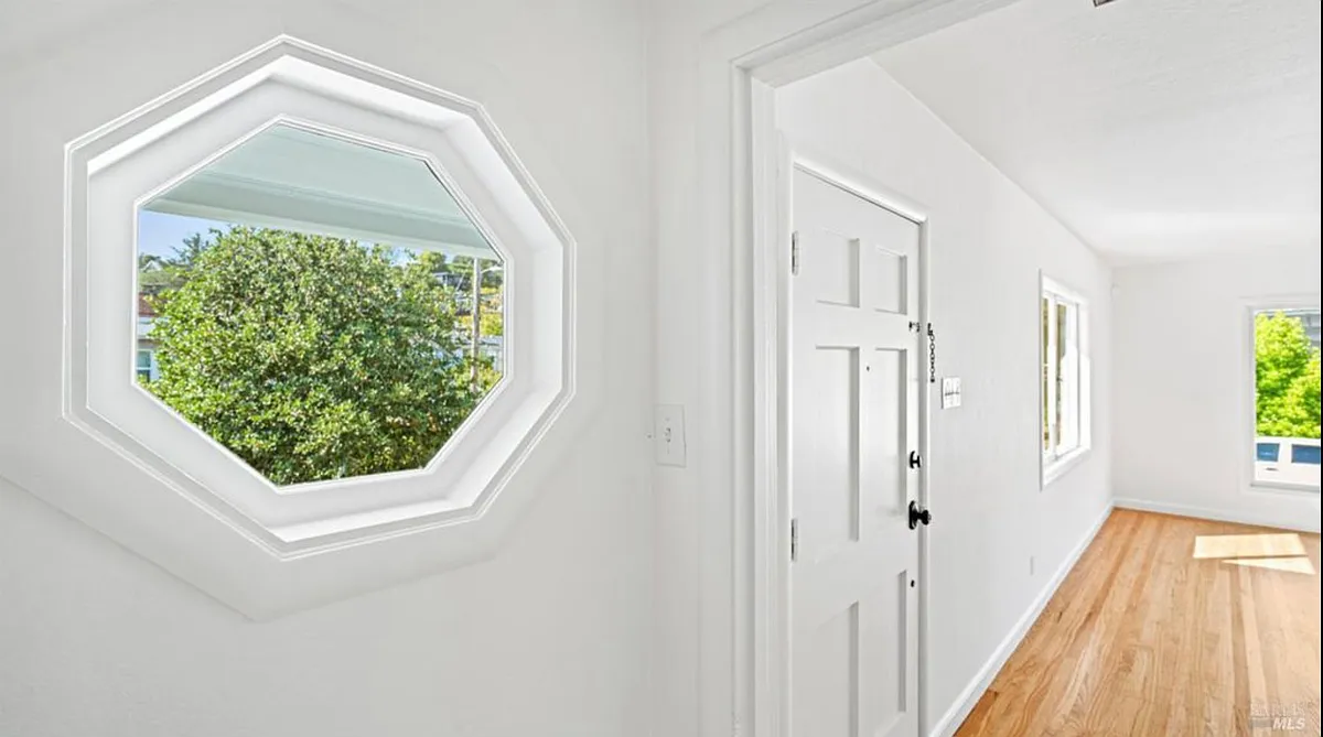 Entry Way - 235 Belle Ave