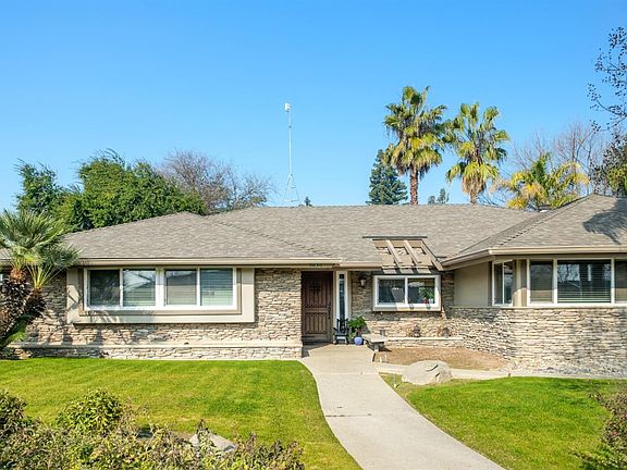 3rd image of 3030 Bonander Ave