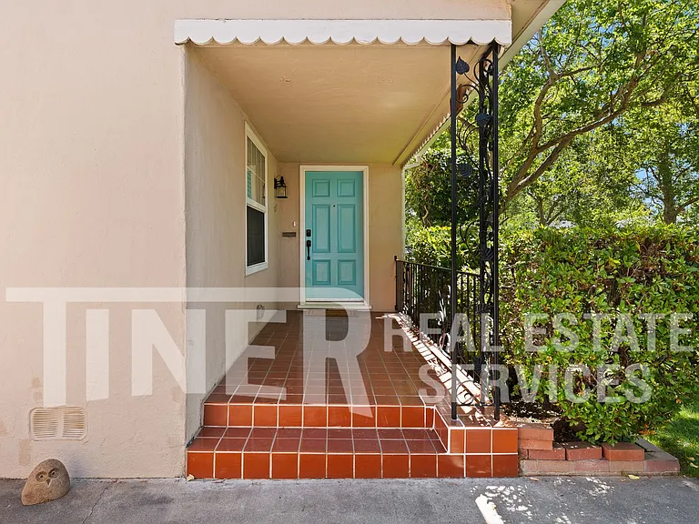 1067 Perkins Way — Photo 6