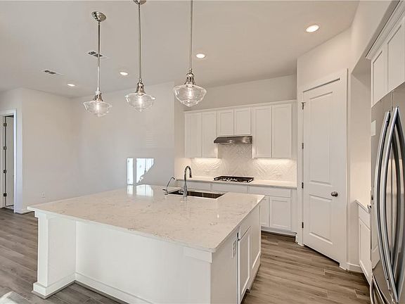 3rd image of 4504 Post Loop