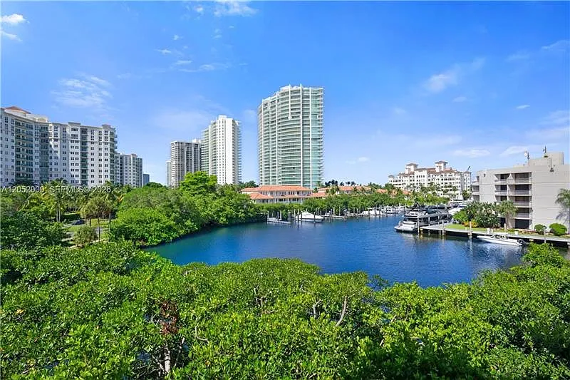 2 bed, $3,250 — Photo 3