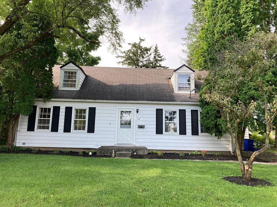 1st image of 42 Westgate Dr