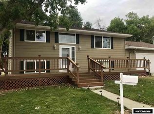 104 Peppermint Ln, Thermopolis, WY 82443