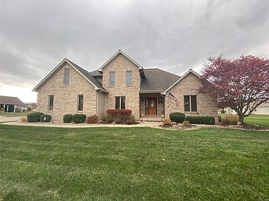 718 Stonecreek Dr Staunton Il 62088 Zillow