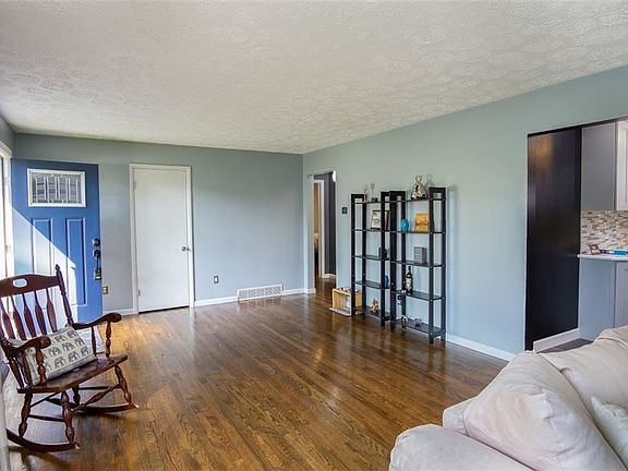 3rd image of 116 Barnes Dr