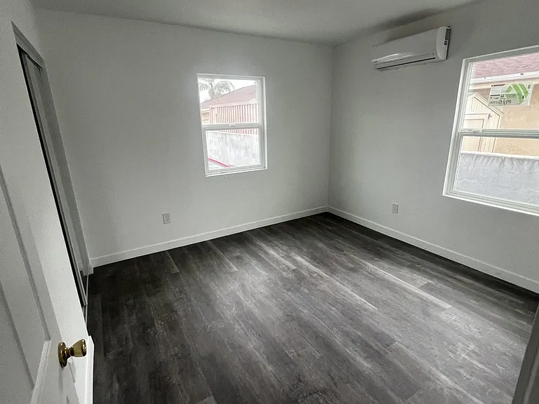 1666 W 36th St #1 — Photo 14