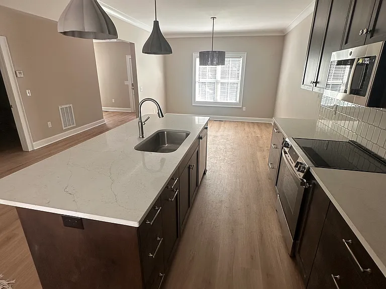 2130 S Lumpkin St — Photo 23