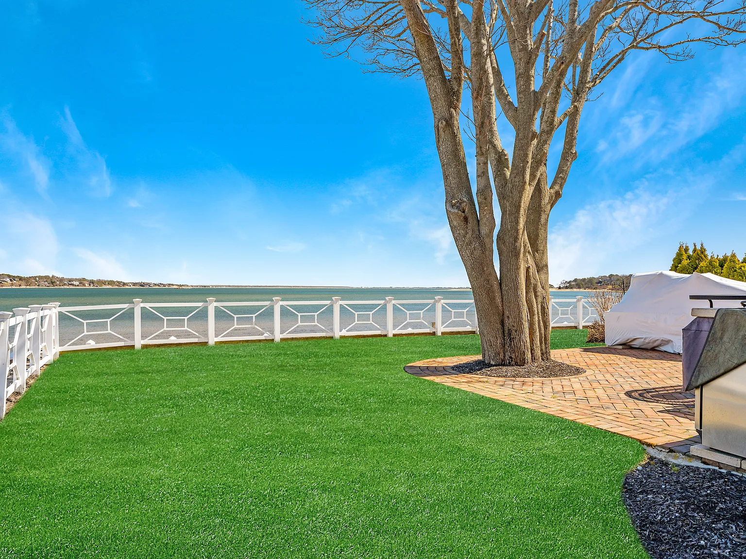 Waterfront Townhouse - A Couples Retreat — Photo 3