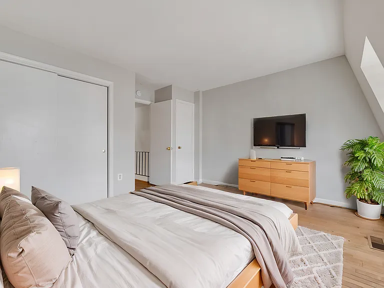 1817 Biltmore St NW #B — Photo 12