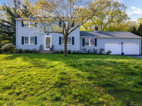 6 Winthrop Court, Waterford, CT 06385