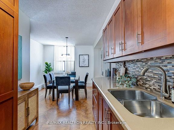 5th image of 90 Ling Rd #404