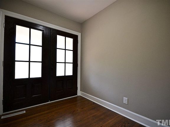 3rd image of 725 S Crescent Dr